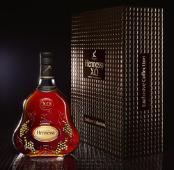 Коллекционная 6-литровая бутылка Hennessy за $ 25,000 Коллекционная 6-литровая бутылка Hennessy за $ 25,000